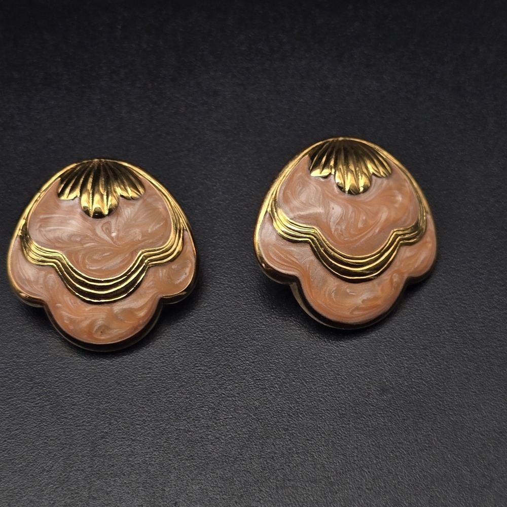 Avon 1989 Pearlized Pastel Earrings Pink Enamel Gold Tone Vintage